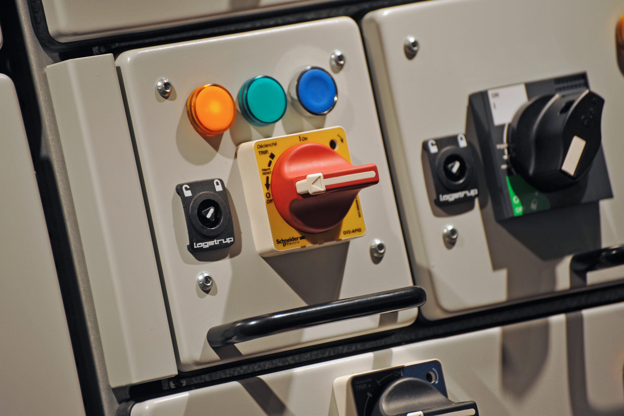 Mini-withdrawable units. Switchboard and Switchgear Logstrup is a manufacturer of low voltage electrical Switchgear components such as Mini-withdrawable units