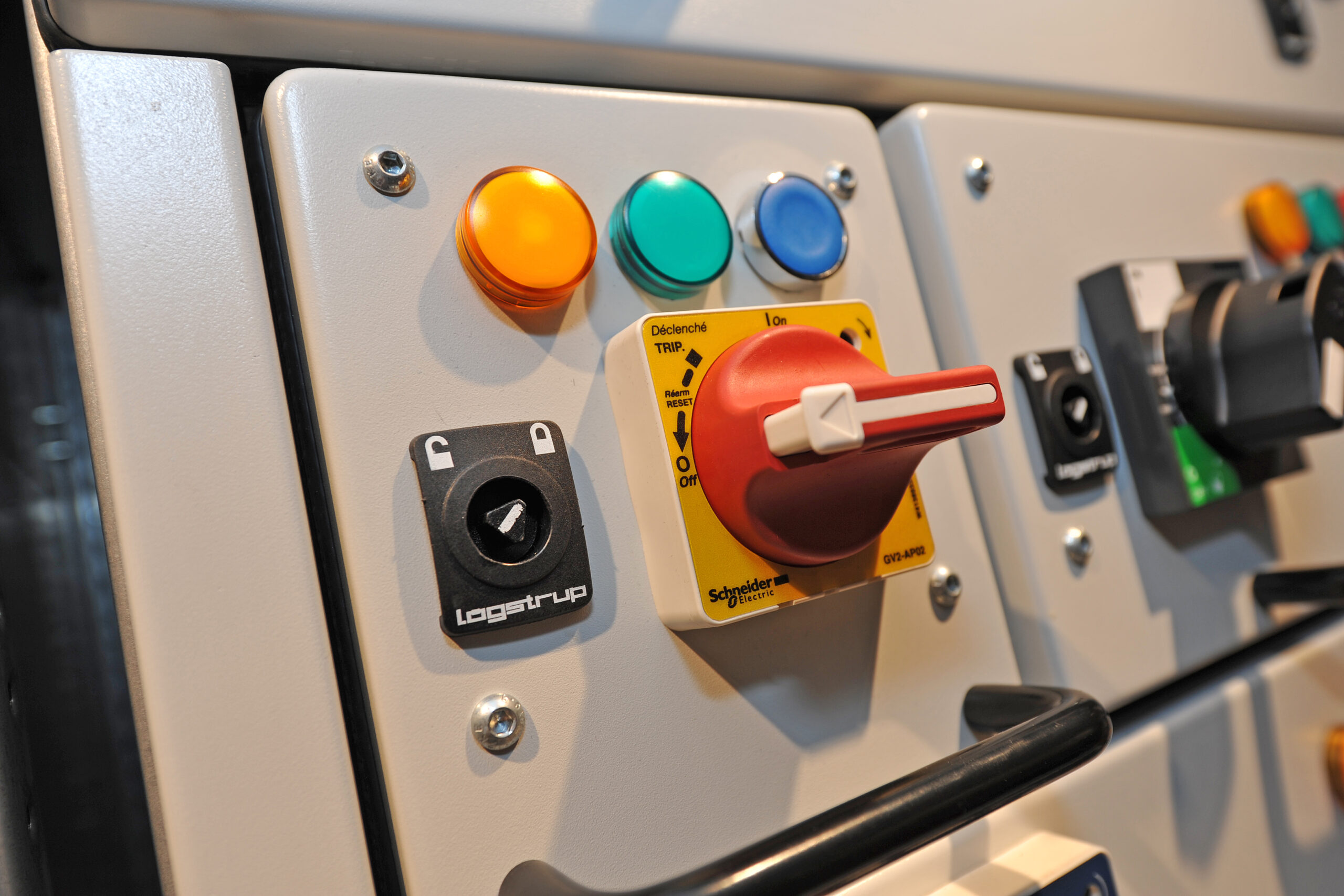 Mini-withdrawable units. Switchboard and Switchgear Logstrup is a manufacturer of low voltage electrical Switchgear components such as Mini-withdrawable units