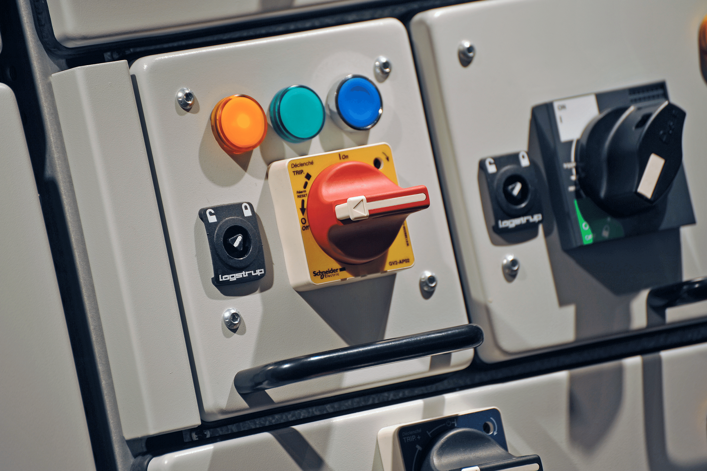 Mini-withdrawable units. Switchboard and Switchgear