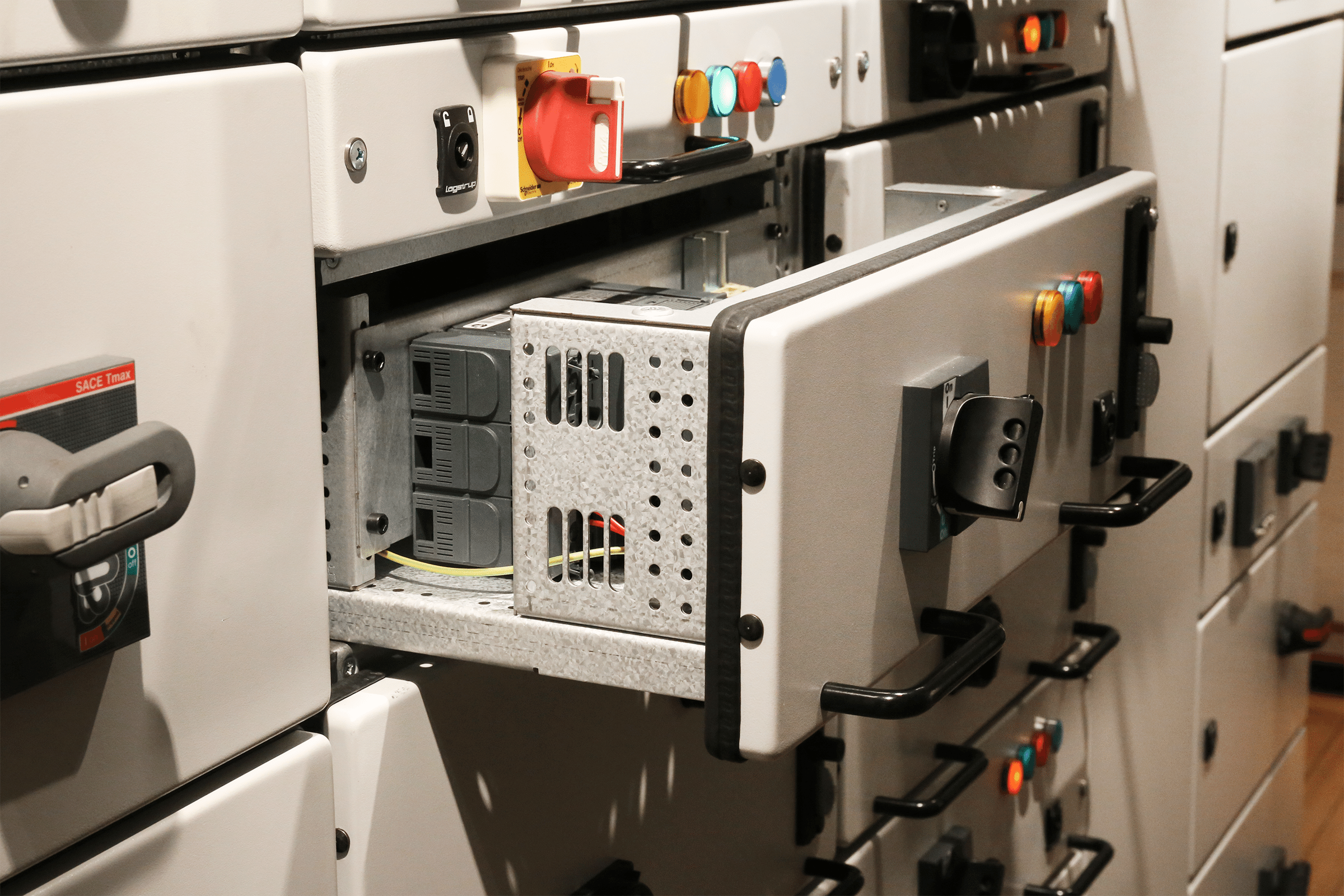 In the Logstrup electrical switchboard Withdrawable units