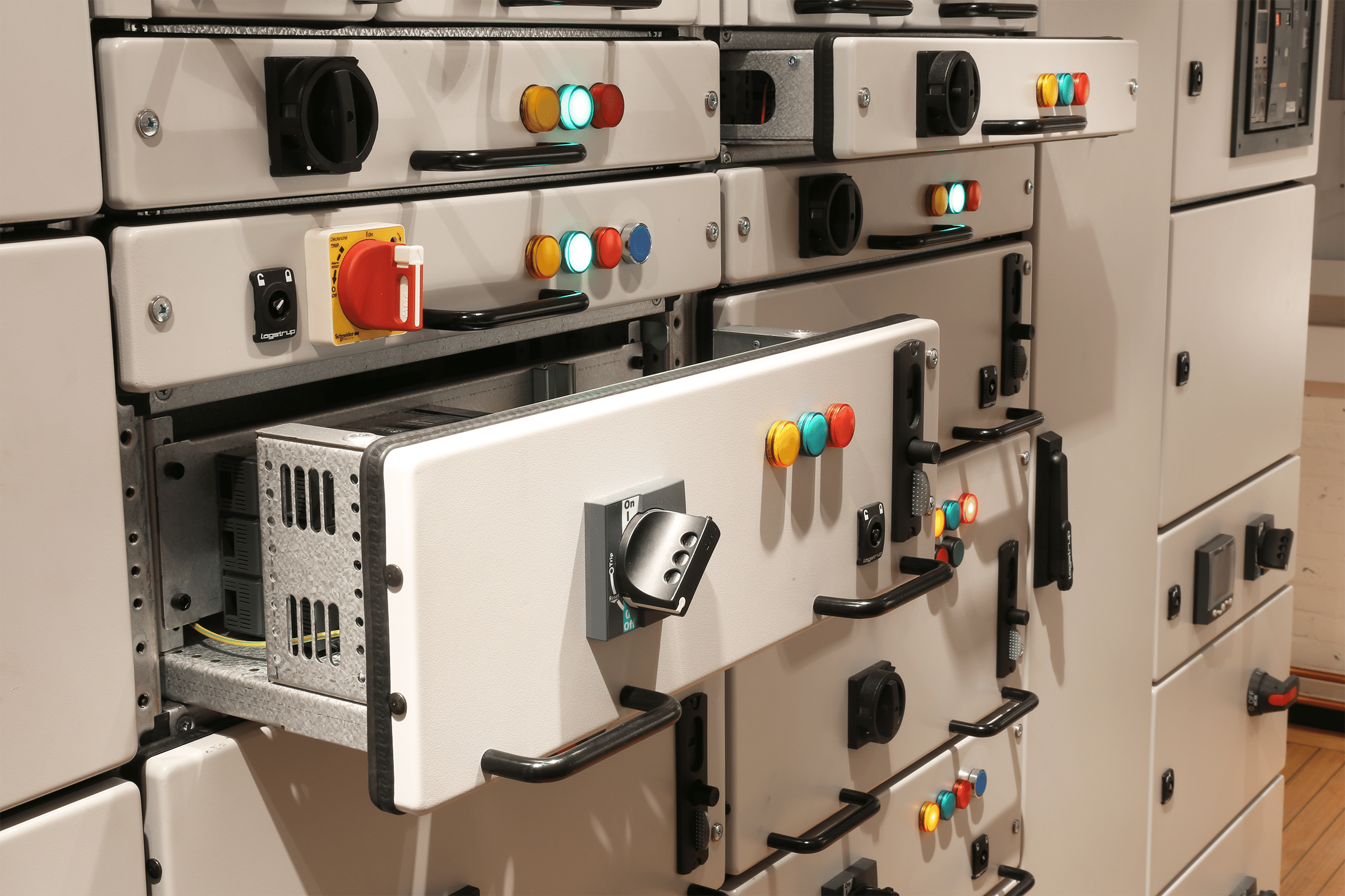 In the Logstrup electrical switchboard Withdrawable units