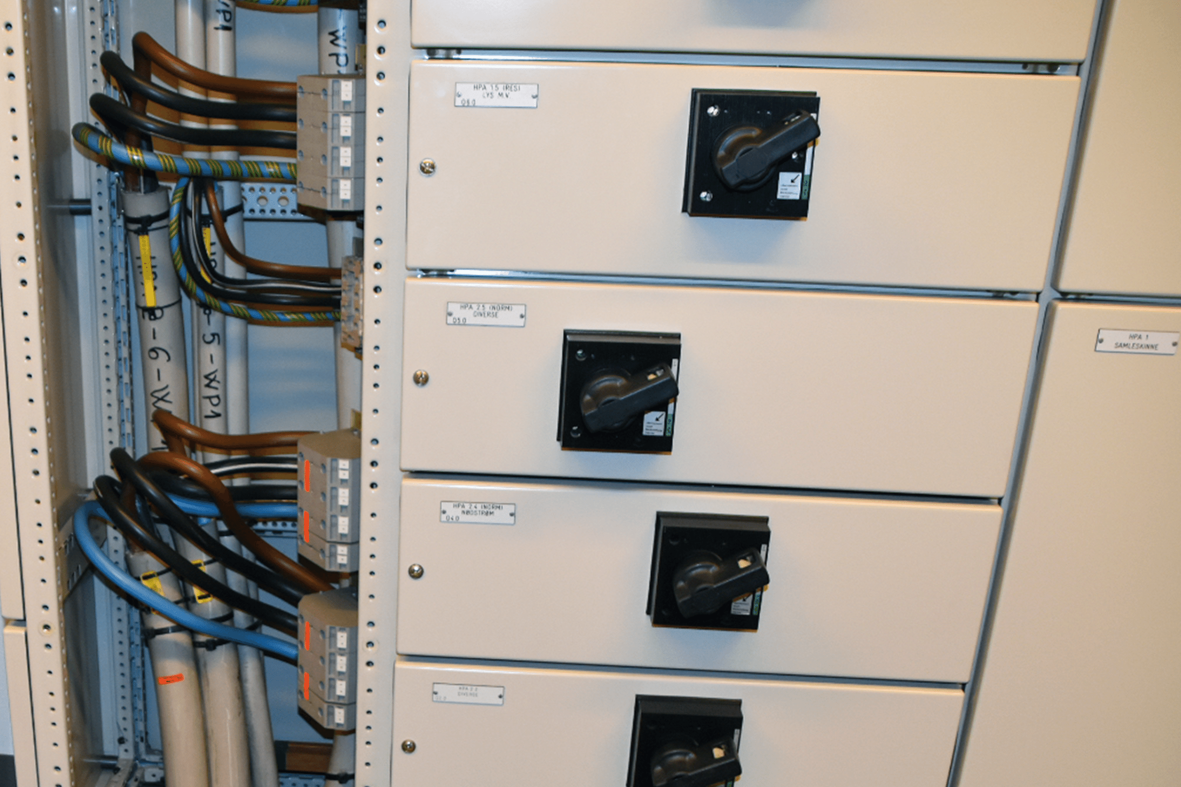 Withdrawable units. Cabelsection in Logstrup's low voltage electrical Switchboard