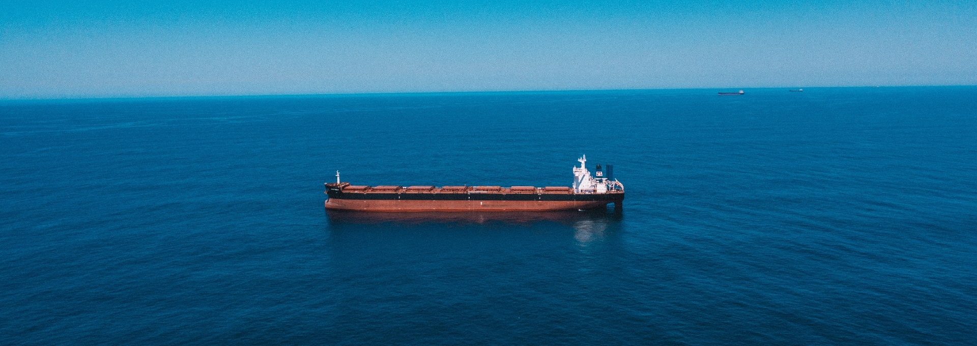 Le système modulaire Logstrups est conçu pour les industries exigeantes et à fort impact telles que la marine et l'industrie offshore.