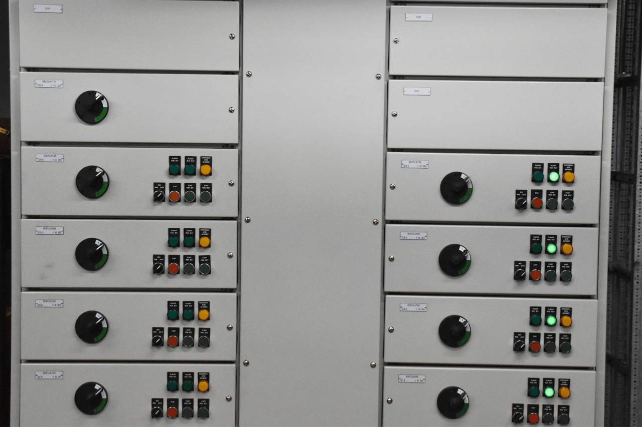 Logstrup electrical switchboards with a high-quality baseframe with a lifting eye