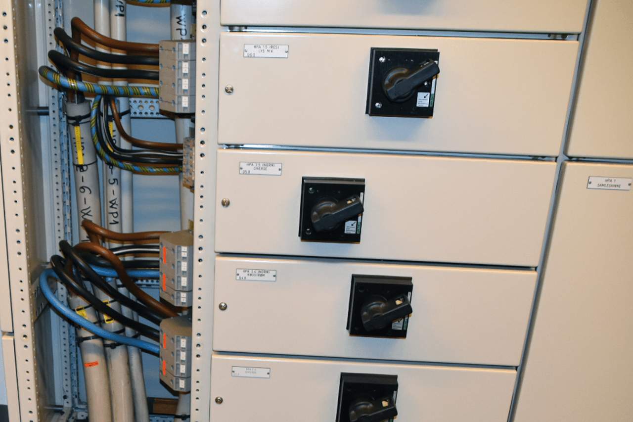 Tableaux de distribution électrique Logstrup avec un cadre de base de haute qualité doté d'un anneau de levage