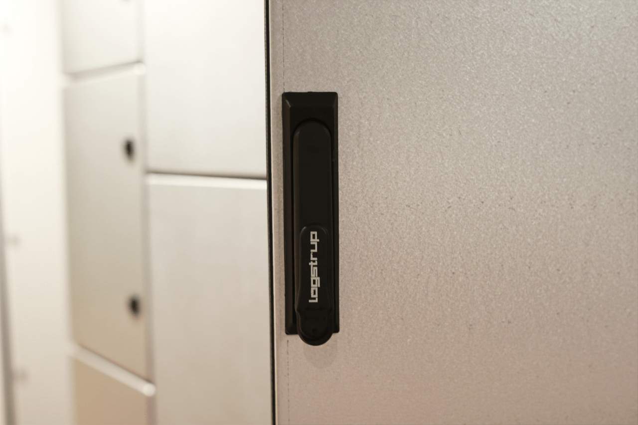Logstrup-Schaltanlagen mit einem hochwertigen Grundrahmen mit Hebeöse